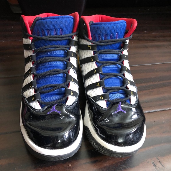 Nike Air Jordan Max Aura Basketball Shoes - Picture 5 of 16